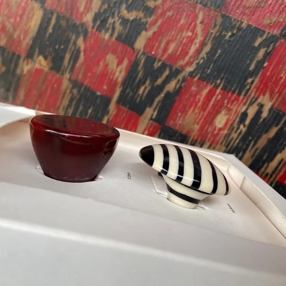 ZARA two pack Resin Rings - Picture 3 of 6